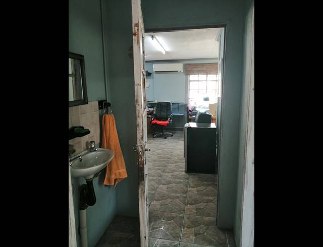2,656M² WORKSHOP FOR SALE IN SASOLBURG CENTRAL